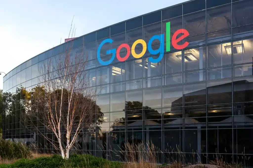 Google SDE | Acreage | Google suspends SDE green card applications, how can international students break out and survive?